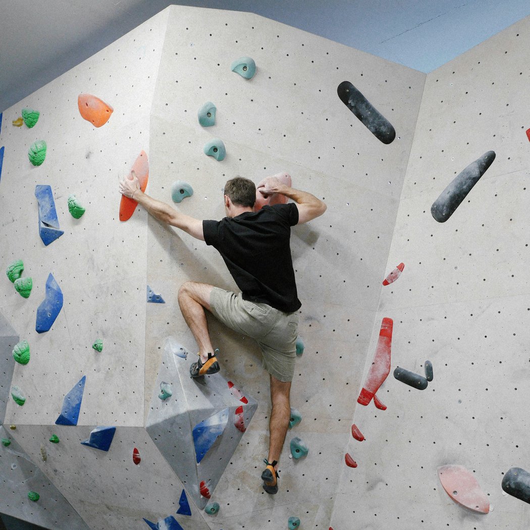 Indoor Climbing with The Phoenix 4